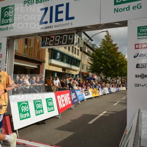 20.09.2026 - PSD Bank Halbmarathon LAZAROV Photography http://msf.ph/oto/10549291 20.09.2026 11:29:03 Ziel 1057, 1572, 2404, 2446, 2459, 2975 meine-sportfotos.de