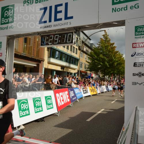 20.09.2026 - PSD Bank Halbmarathon LAZAROV Photography http://msf.ph/oto/10549295 20.09.2026 11:29:09 Ziel 1057, 1572, 2404, 2446, 2459, 2975, 4348 meine-sportfotos.de