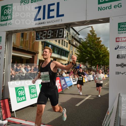 20.09.2026 - PSD Bank Halbmarathon LAZAROV Photography http://msf.ph/oto/10549299 20.09.2026 11:29:13 Ziel 1548, 1572, 2404, 2446, 2459, 2975, 4348 meine-sportfotos.de