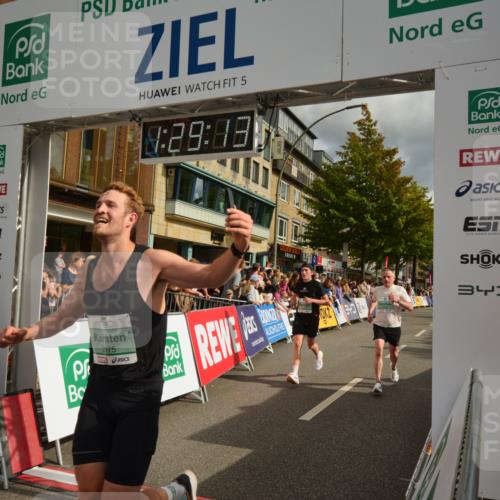 20.09.2026 - PSD Bank Halbmarathon LAZAROV Photography http://msf.ph/oto/10549300 20.09.2026 11:29:13 Ziel 1548, 1572, 2404, 2446, 2459, 2975, 4348 meine-sportfotos.de