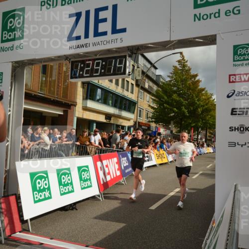 20.09.2026 - PSD Bank Halbmarathon LAZAROV Photography http://msf.ph/oto/10549302 20.09.2026 11:29:13 Ziel 1548, 1572, 2404, 2446, 2459, 2975, 4348 meine-sportfotos.de