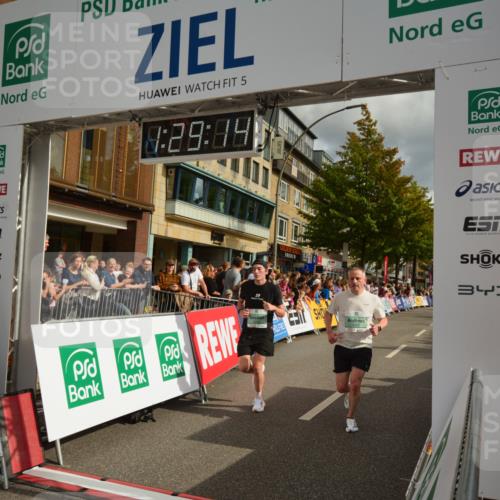 20.09.2026 - PSD Bank Halbmarathon LAZAROV Photography http://msf.ph/oto/10549303 20.09.2026 11:29:13 Ziel 1548, 1572, 2404, 2446, 2459, 2975, 4348 meine-sportfotos.de