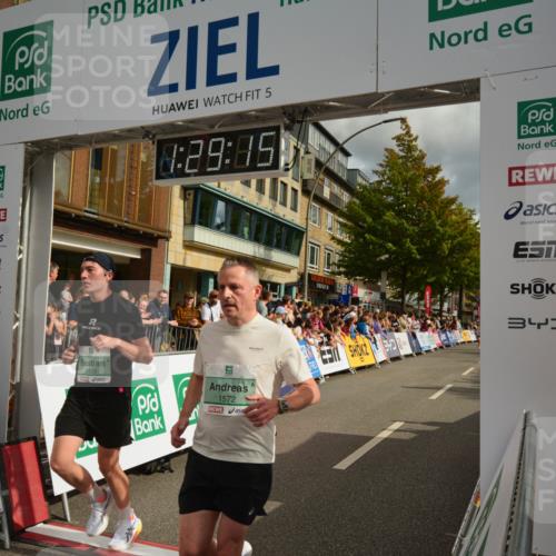 20.09.2026 - PSD Bank Halbmarathon LAZAROV Photography http://msf.ph/oto/10549305 20.09.2026 11:29:14 Ziel 1548, 1572, 2404, 2446, 2459, 2975, 4348 meine-sportfotos.de