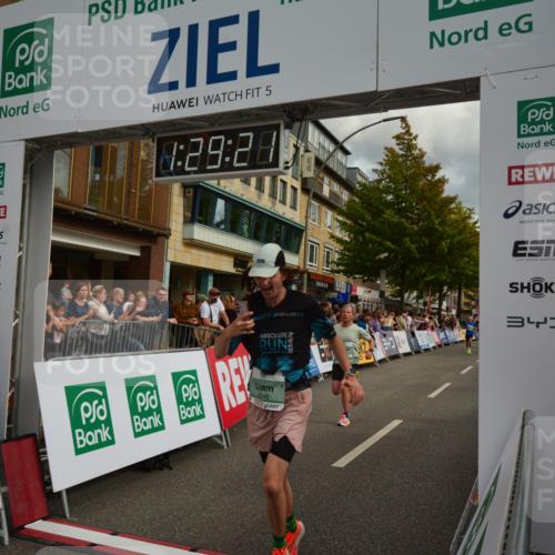 20.09.2026 - PSD Bank Halbmarathon LAZAROV Photography http://msf.ph/oto/10549307 20.09.2026 11:29:20 Ziel 1422, 1548, 1572, 2401, 2459, 2472, 3519, 4348, 4459 meine-sportfotos.de