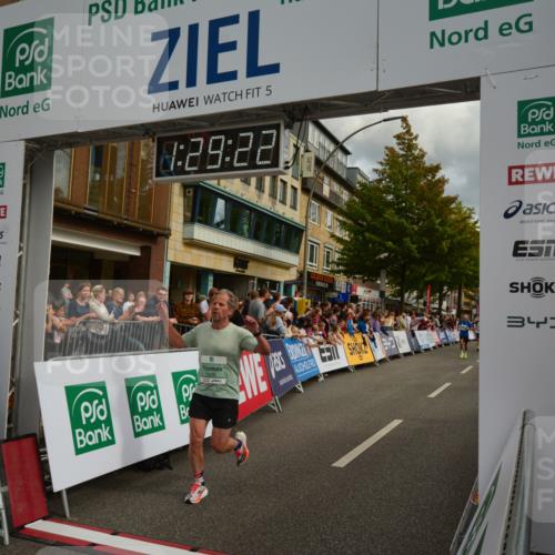 20.09.2026 - PSD Bank Halbmarathon LAZAROV Photography http://msf.ph/oto/10549313 20.09.2026 11:29:21 Ziel 1422, 1548, 2401, 2472, 3519, 3729, 4348, 4459 meine-sportfotos.de