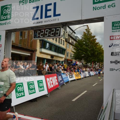 20.09.2026 - PSD Bank Halbmarathon LAZAROV Photography http://msf.ph/oto/10549316 20.09.2026 11:29:22 Ziel 1422, 1548, 2401, 2472, 3519, 3729, 4348, 4459 meine-sportfotos.de