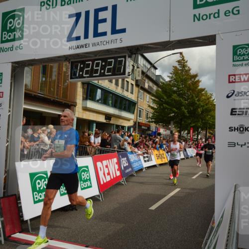 20.09.2026 - PSD Bank Halbmarathon LAZAROV Photography http://msf.ph/oto/10549319 20.09.2026 11:29:27 Ziel 1413, 1422, 1548, 2181, 2401, 2472, 3138, 3420, 3519, 3699, 3707, 3729, 4459 meine-sportfotos.de