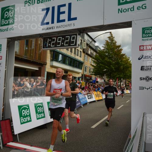 20.09.2026 - PSD Bank Halbmarathon LAZAROV Photography http://msf.ph/oto/10549326 20.09.2026 11:29:28 Ziel 1413, 1422, 1548, 2181, 2401, 2472, 3138, 3420, 3519, 3699, 3707, 3729, 4459 meine-sportfotos.de