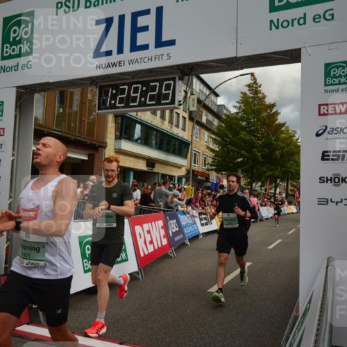 20.09.2026 - PSD Bank Halbmarathon LAZAROV Photography http://msf.ph/oto/10549328 20.09.2026 11:29:29 Ziel 1413, 1422, 2181, 2401, 2472, 3138, 3420, 3519, 3699, 3707, 3729, 4459 meine-sportfotos.de