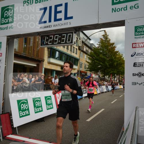 20.09.2026 - PSD Bank Halbmarathon LAZAROV Photography http://msf.ph/oto/10549332 20.09.2026 11:29:29 Ziel 1413, 1422, 2181, 2401, 2472, 3138, 3420, 3519, 3699, 3707, 3729, 4459 meine-sportfotos.de