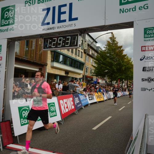 20.09.2026 - PSD Bank Halbmarathon LAZAROV Photography http://msf.ph/oto/10549333 20.09.2026 11:29:30 Ziel 1413, 1422, 2181, 2401, 2472, 3138, 3420, 3519, 3699, 3707, 3729, 4459 meine-sportfotos.de
