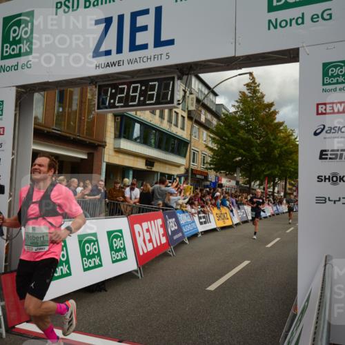 20.09.2026 - PSD Bank Halbmarathon LAZAROV Photography http://msf.ph/oto/10549334 20.09.2026 11:29:31 Ziel 1413, 1422, 2181, 2401, 2472, 3138, 3420, 3519, 3699, 3707, 3729, 4459 meine-sportfotos.de