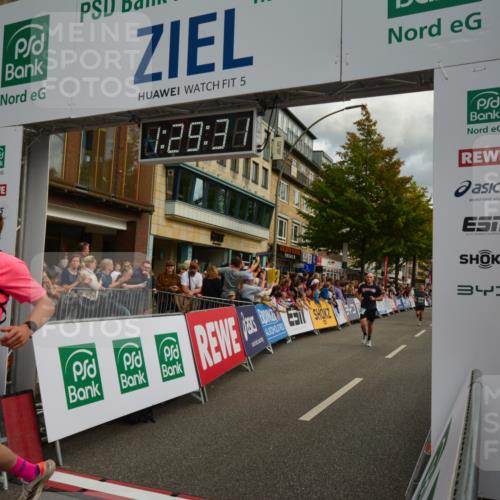 20.09.2026 - PSD Bank Halbmarathon LAZAROV Photography http://msf.ph/oto/10549335 20.09.2026 11:29:31 Ziel 1413, 1422, 2181, 2401, 2472, 3138, 3420, 3519, 3699, 3707, 3729, 4459 meine-sportfotos.de