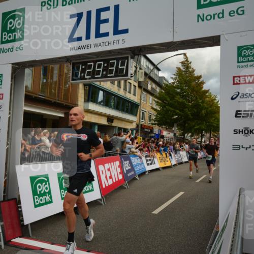 20.09.2026 - PSD Bank Halbmarathon LAZAROV Photography http://msf.ph/oto/10549339 20.09.2026 11:29:33 Ziel 1413, 1422, 2181, 2323, 2401, 2472, 3138, 3420, 3519, 3699, 3707, 3729, 4459, 4560 meine-sportfotos.de