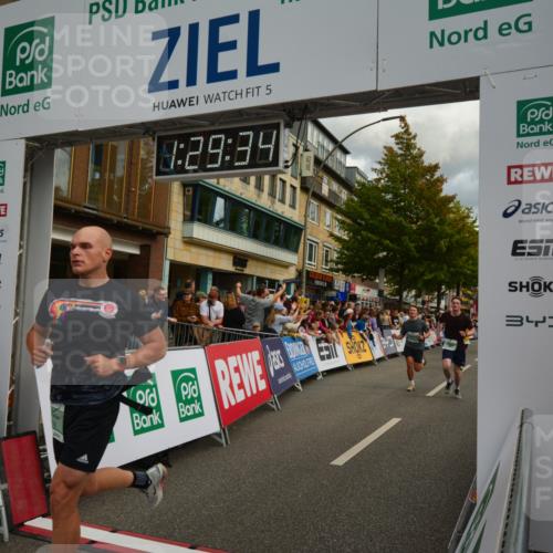 20.09.2026 - PSD Bank Halbmarathon LAZAROV Photography http://msf.ph/oto/10549340 20.09.2026 11:29:33 Ziel 1413, 1422, 2181, 2323, 2401, 2472, 3138, 3420, 3519, 3699, 3707, 3729, 4459, 4560 meine-sportfotos.de