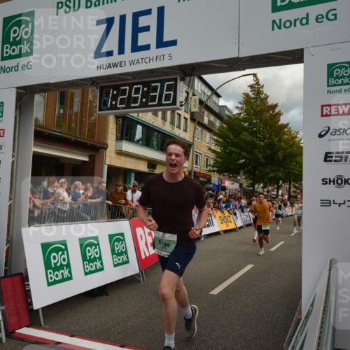 20.09.2026 - PSD Bank Halbmarathon LAZAROV Photography http://msf.ph/oto/10549346 20.09.2026 11:29:35 Ziel 1413, 1422, 2181, 2323, 2472, 3138, 3420, 3699, 3707, 3729, 3856, 4459, 4560 meine-sportfotos.de
