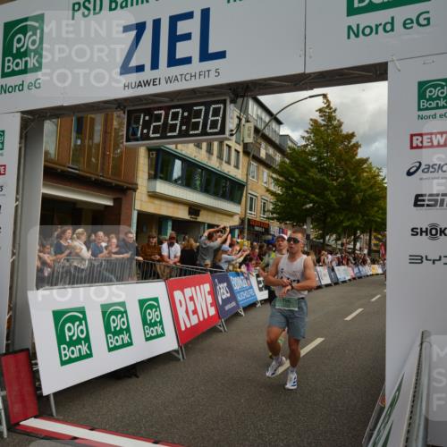 20.09.2026 - PSD Bank Halbmarathon LAZAROV Photography http://msf.ph/oto/10549358 20.09.2026 11:29:38 Ziel 1413, 2181, 2323, 3138, 3420, 3699, 3707, 3729, 3856, 4560 meine-sportfotos.de