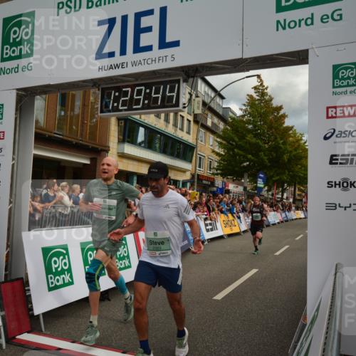 20.09.2026 - PSD Bank Halbmarathon LAZAROV Photography http://msf.ph/oto/10549365 20.09.2026 11:29:44 Ziel 2181, 2323, 3707, 3856, 4112, 4560 meine-sportfotos.de