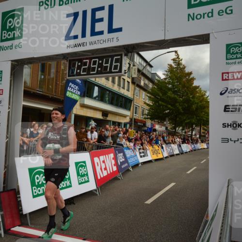 20.09.2026 - PSD Bank Halbmarathon LAZAROV Photography http://msf.ph/oto/10549372 20.09.2026 11:29:46 Ziel 2323, 3856, 4112, 4560 meine-sportfotos.de