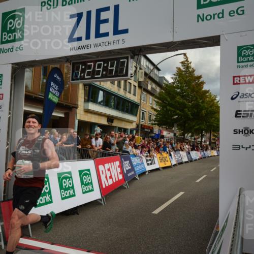 20.09.2026 - PSD Bank Halbmarathon LAZAROV Photography http://msf.ph/oto/10549373 20.09.2026 11:29:46 Ziel 2323, 3856, 4112, 4560 meine-sportfotos.de
