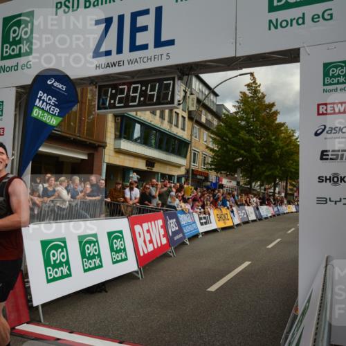 20.09.2026 - PSD Bank Halbmarathon LAZAROV Photography http://msf.ph/oto/10549374 20.09.2026 11:29:46 Ziel 2323, 3856, 4112, 4560 meine-sportfotos.de