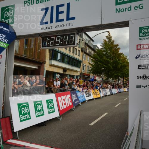 20.09.2026 - PSD Bank Halbmarathon LAZAROV Photography http://msf.ph/oto/10549375 20.09.2026 11:29:46 Ziel 2323, 3856, 4112, 4560 meine-sportfotos.de