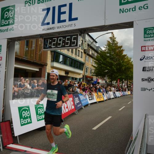 20.09.2026 - PSD Bank Halbmarathon LAZAROV Photography http://msf.ph/oto/10549376 20.09.2026 11:29:54 Ziel 2751, 3177, 3591, 4112 meine-sportfotos.de