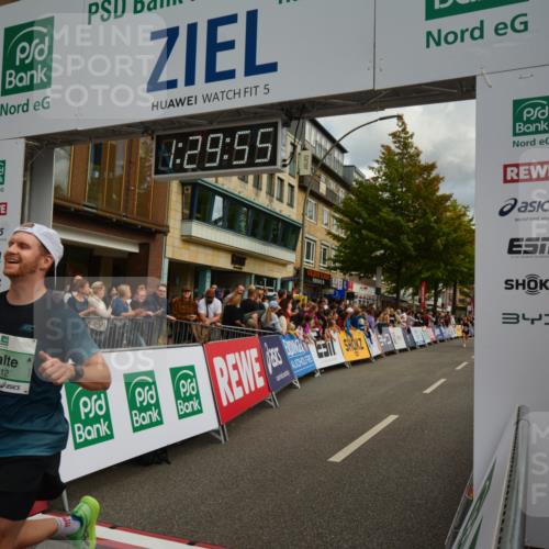 20.09.2026 - PSD Bank Halbmarathon LAZAROV Photography http://msf.ph/oto/10549378 20.09.2026 11:29:55 Ziel 2751, 3177, 3591, 4112 meine-sportfotos.de