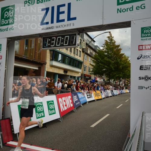 20.09.2026 - PSD Bank Halbmarathon LAZAROV Photography http://msf.ph/oto/10549380 20.09.2026 11:30:00 Ziel 2751, 3177, 3591, 4112, 4141 meine-sportfotos.de