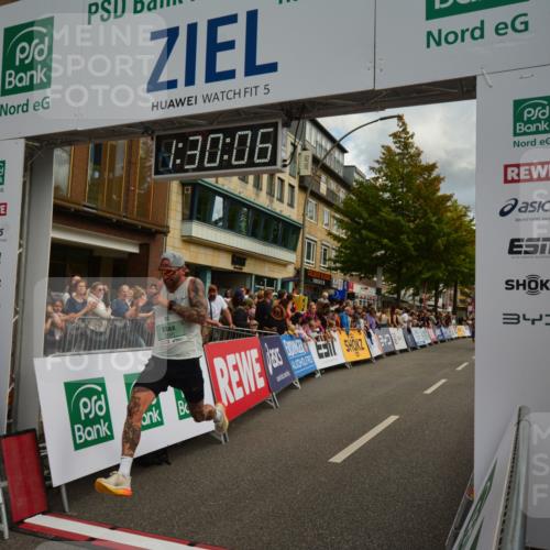 20.09.2026 - PSD Bank Halbmarathon LAZAROV Photography http://msf.ph/oto/10549388 20.09.2026 11:30:05 Ziel 2751, 3177, 3238, 3591, 4141 meine-sportfotos.de