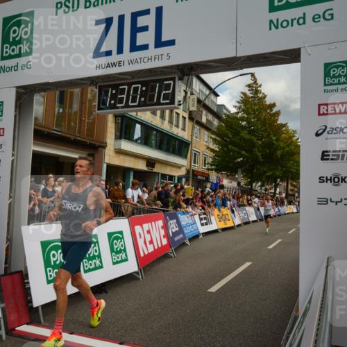 20.09.2026 - PSD Bank Halbmarathon LAZAROV Photography http://msf.ph/oto/10549390 20.09.2026 11:30:11 Ziel 2240, 2360, 3238, 3591, 4141 meine-sportfotos.de