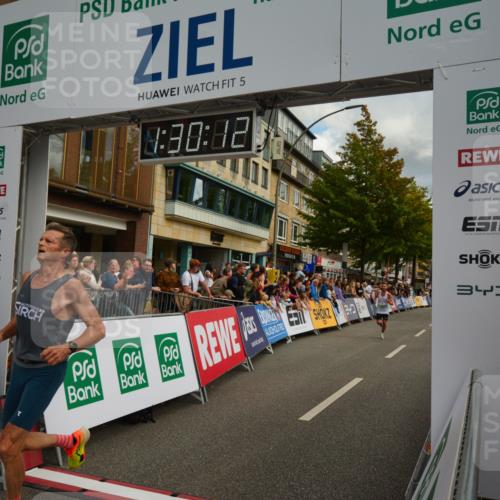20.09.2026 - PSD Bank Halbmarathon LAZAROV Photography http://msf.ph/oto/10549391 20.09.2026 11:30:11 Ziel 2240, 2360, 3238, 3591, 4141 meine-sportfotos.de
