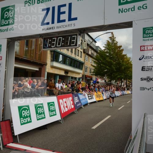 20.09.2026 - PSD Bank Halbmarathon LAZAROV Photography http://msf.ph/oto/10549392 20.09.2026 11:30:12 Ziel 2240, 2360, 3238, 4141 meine-sportfotos.de
