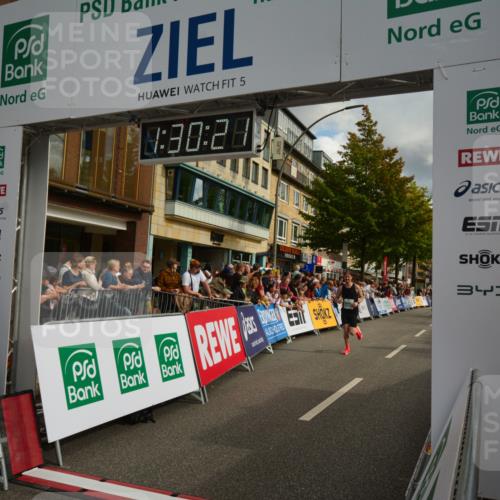 20.09.2026 - PSD Bank Halbmarathon LAZAROV Photography http://msf.ph/oto/10549400 20.09.2026 11:30:21 Ziel 1246, 2240, 2360, 2369, 3119, 3238 meine-sportfotos.de