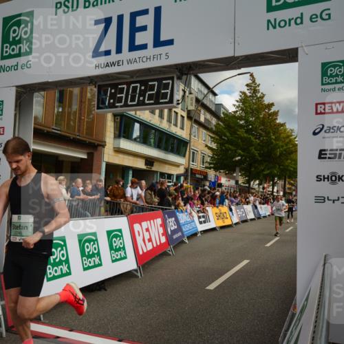20.09.2026 - PSD Bank Halbmarathon LAZAROV Photography http://msf.ph/oto/10549403 20.09.2026 11:30:23 Ziel 1246, 2240, 2360, 2369, 3119 meine-sportfotos.de