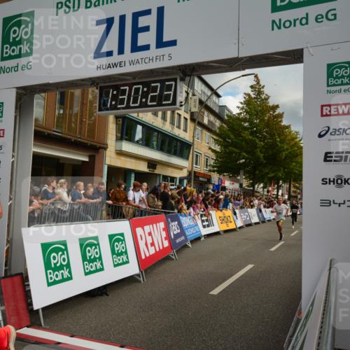 20.09.2026 - PSD Bank Halbmarathon LAZAROV Photography http://msf.ph/oto/10549404 20.09.2026 11:30:23 Ziel 1246, 2240, 2360, 2369, 3119 meine-sportfotos.de