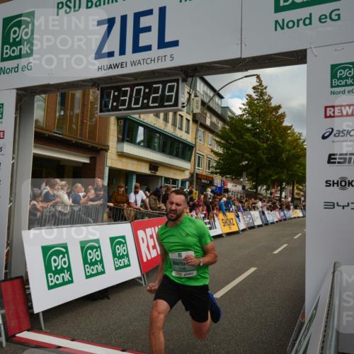 20.09.2026 - PSD Bank Halbmarathon LAZAROV Photography http://msf.ph/oto/10549418 20.09.2026 11:30:29 Ziel 1246, 2240, 2369, 2771, 3119 meine-sportfotos.de