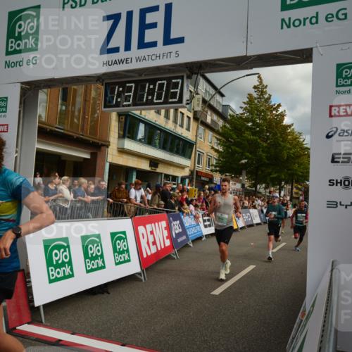 20.09.2026 - PSD Bank Halbmarathon LAZAROV Photography http://msf.ph/oto/10549446 20.09.2026 11:31:03 Ziel 1135, 1639, 1724, 3009, 3448, 4113, 4232, 4504 meine-sportfotos.de