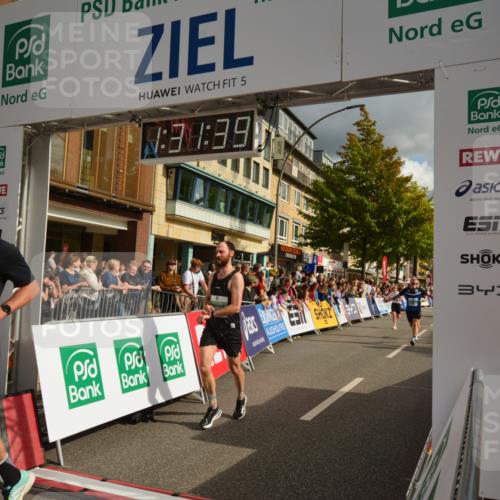 20.09.2026 - PSD Bank Halbmarathon LAZAROV Photography http://msf.ph/oto/10549502 20.09.2026 11:31:38 Ziel 2378, 3230, 3317, 3393, 3721, 3899, 4177, 4567, 4573 meine-sportfotos.de