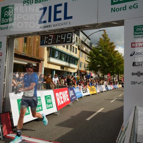20.09.2026 - PSD Bank Halbmarathon LAZAROV Photography http://msf.ph/oto/10549524 20.09.2026 11:31:49 Ziel 3230, 3340, 3721, 4573 meine-sportfotos.de