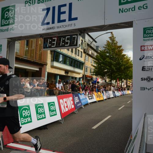 20.09.2026 - PSD Bank Halbmarathon LAZAROV Photography http://msf.ph/oto/10549530 20.09.2026 11:31:56 Ziel 3340, 3876 meine-sportfotos.de
