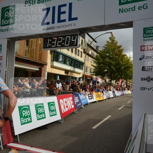 20.09.2026 - PSD Bank Halbmarathon LAZAROV Photography http://msf.ph/oto/10549534 20.09.2026 11:32:03 Ziel 3876 meine-sportfotos.de