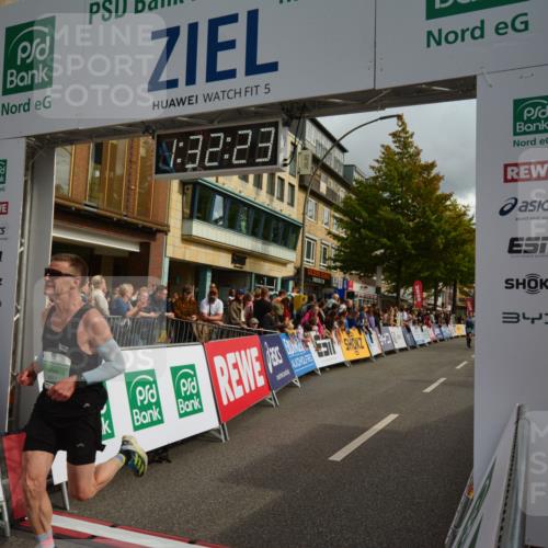 20.09.2026 - PSD Bank Halbmarathon LAZAROV Photography http://msf.ph/oto/10549536 20.09.2026 11:32:22 Ziel 2712, 4441, 4657 meine-sportfotos.de