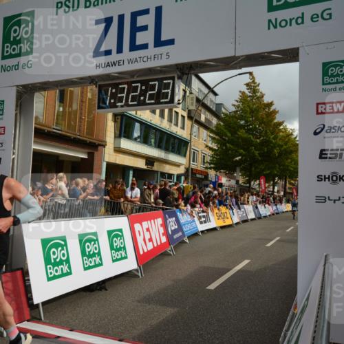 20.09.2026 - PSD Bank Halbmarathon LAZAROV Photography http://msf.ph/oto/10549537 20.09.2026 11:32:22 Ziel 2712, 4441, 4657 meine-sportfotos.de