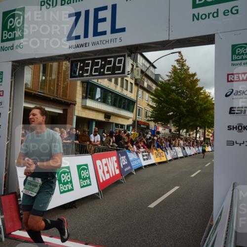 20.09.2026 - PSD Bank Halbmarathon LAZAROV Photography http://msf.ph/oto/10549539 20.09.2026 11:32:28 Ziel 2712, 4441, 4657 meine-sportfotos.de