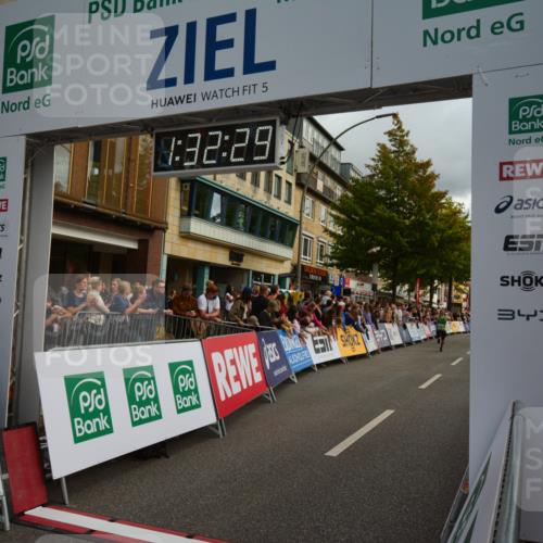20.09.2026 - PSD Bank Halbmarathon LAZAROV Photography http://msf.ph/oto/10549540 20.09.2026 11:32:29 Ziel 2712, 4441 meine-sportfotos.de