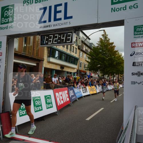 20.09.2026 - PSD Bank Halbmarathon LAZAROV Photography http://msf.ph/oto/10549545 20.09.2026 11:32:42 Ziel 1208, 1310, 2086, 2575, 2625, 3508 meine-sportfotos.de