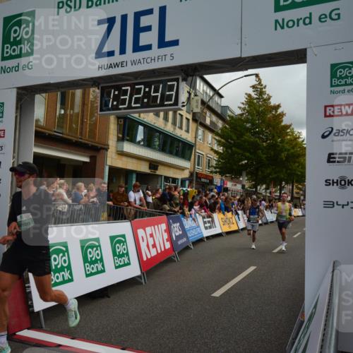 20.09.2026 - PSD Bank Halbmarathon LAZAROV Photography http://msf.ph/oto/10549546 20.09.2026 11:32:42 Ziel 1208, 1310, 2086, 2575, 2625, 3508 meine-sportfotos.de