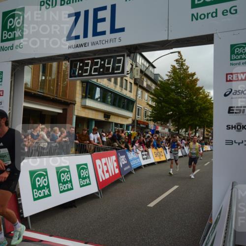 20.09.2026 - PSD Bank Halbmarathon LAZAROV Photography http://msf.ph/oto/10549547 20.09.2026 11:32:42 Ziel 1208, 1310, 2086, 2575, 2625, 3508 meine-sportfotos.de