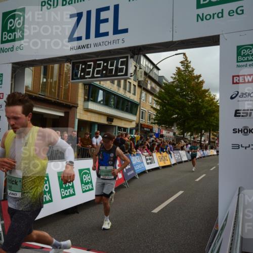 20.09.2026 - PSD Bank Halbmarathon LAZAROV Photography http://msf.ph/oto/10549552 20.09.2026 11:32:44 Ziel 1208, 1310, 2086, 2498, 2575, 2625, 3423, 3508 meine-sportfotos.de